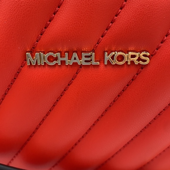 MICHAEL KORS ROSE SM OVAL CAMERA XBODY DR SANGRIA - Picture 13 of 16